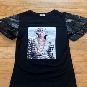 Vetements Black T-Shirt with Graphic and Ruffled Sleeves